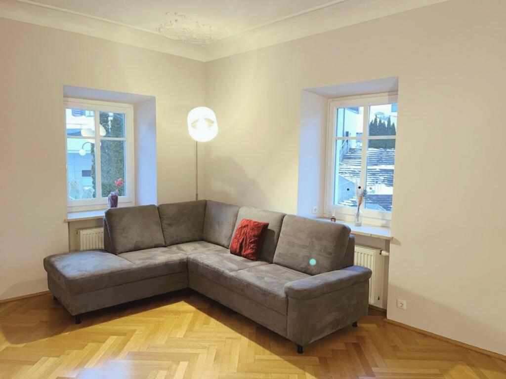 Taferne In Koestendorf - Ferienwohnung Monteurzimmer Neumarkt am Wallersee Exterior foto